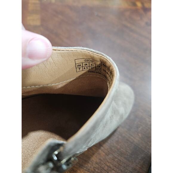 Vionic Cecily Stone Grey Weatherproof Suede Zip Block Heel Ankle Bootie US 7 - Picture 9 of 9